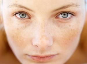 Il makeup più adatto per coprire macchie e inestetismi della pelle
