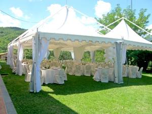 Come organizzare un bellissimo matrimonio all&#039;aperto