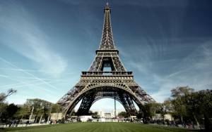 Le location più romantiche per la proposta di matrimonio: la Torre Eiffel