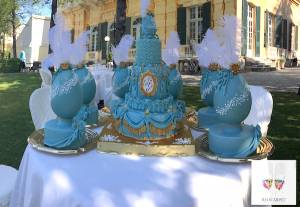 Una torta scenografica, ricca, elegante ed opulenta a tema Versailles