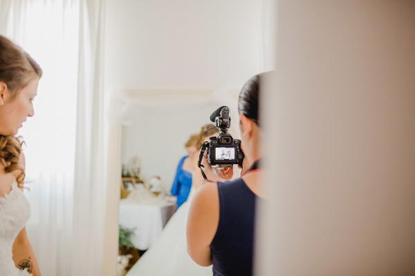 Soluzioni matrimonio low cost: come risparmiare sulle spese del fotografo