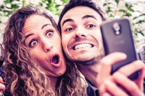 La moda del Selfie colpisce anche la proposta di matrimonio!