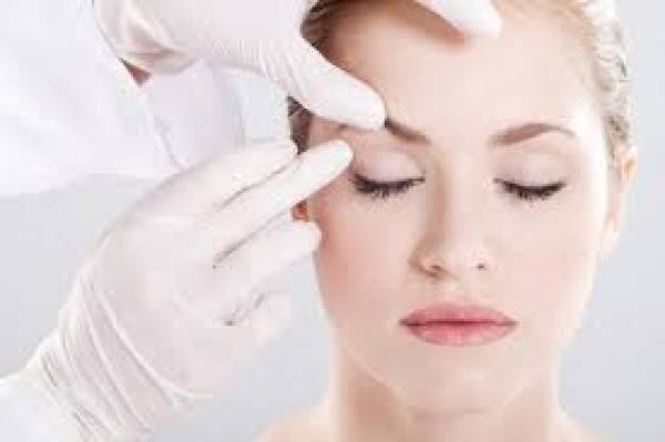 Cosmetici di bellezza e checkup cutaneo