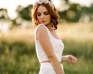 Una nuova tendenza: gli abiti da sposa Crop Top