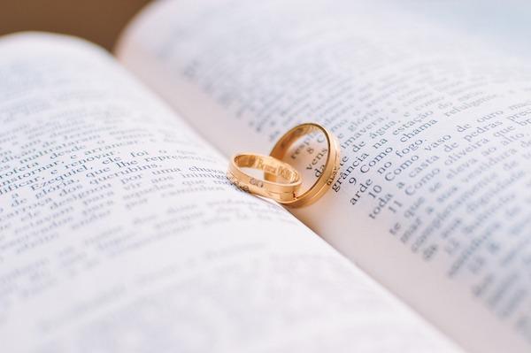 I vantaggi di commissionare i testi per il vostro matrimonio